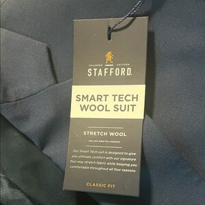 Stafford Smart Tech Wool Suit in Navy